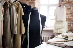 Продається швейне виробництво з шоурумом та брендом одягу у Києві